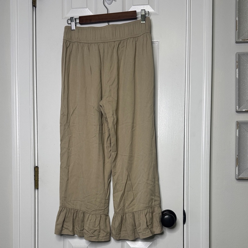 Attyre New York Beige Cropped Ruffle Hem Pants Women’s Size 4 Rayon - Picture 5 of 5